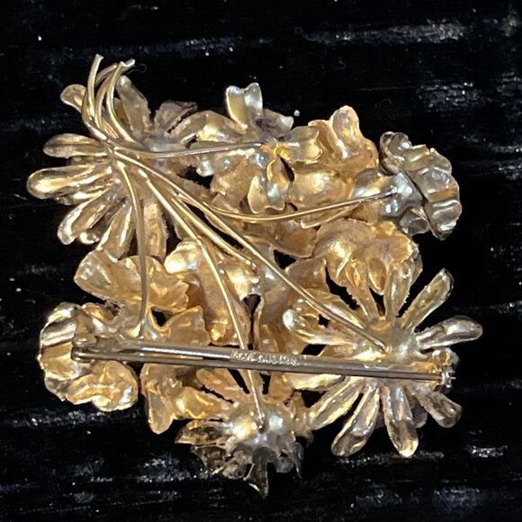 Vintage Made in Austria Aurora Borealis AB Rhinestone Gold Tone Floral Brooch - Picture 7 of 8
